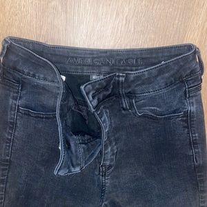 American Eagle Black Jeans Size 6 - like new! Next level stretch